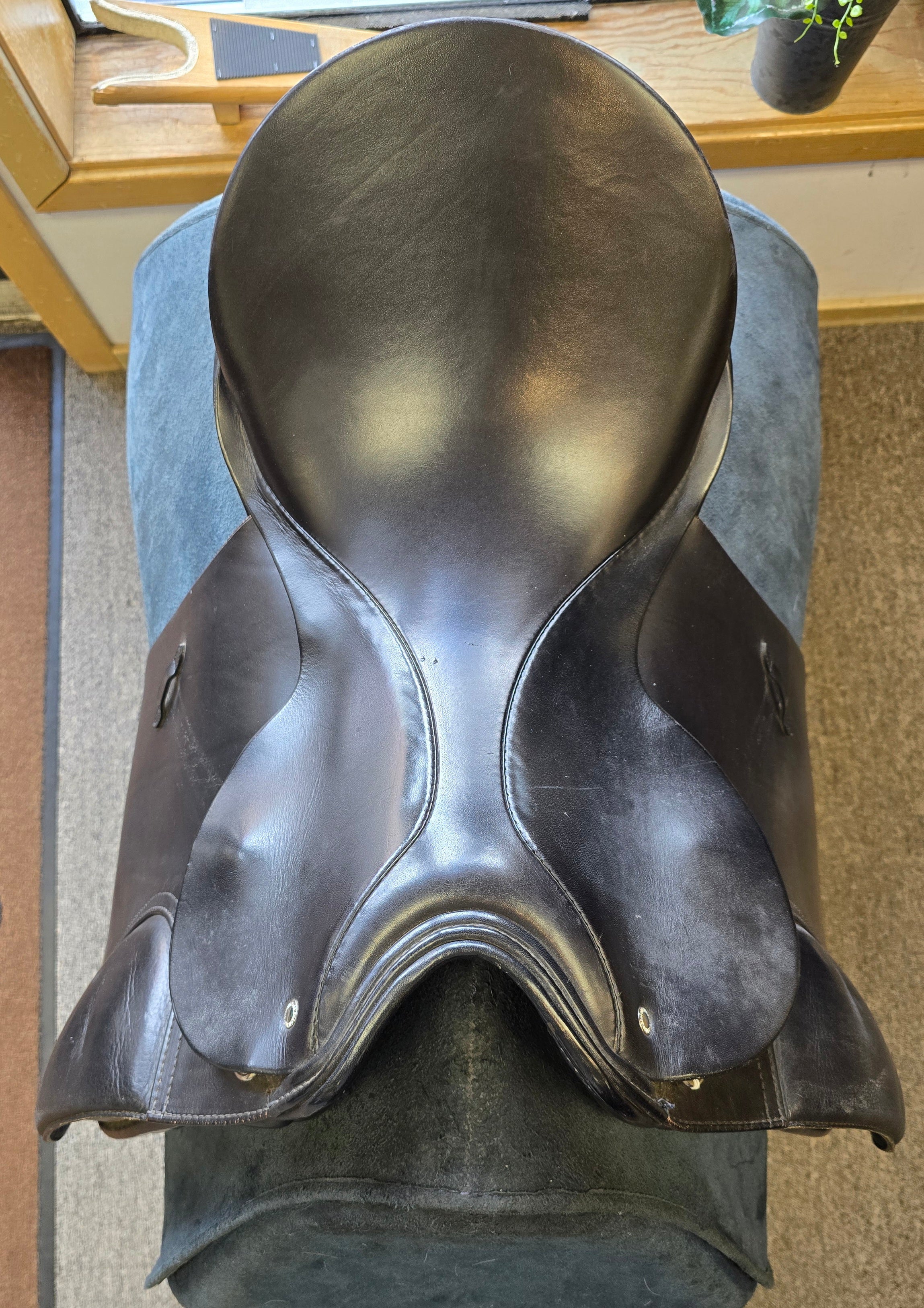 Used Passier Optimum Dressage Saddle - 18" Medium