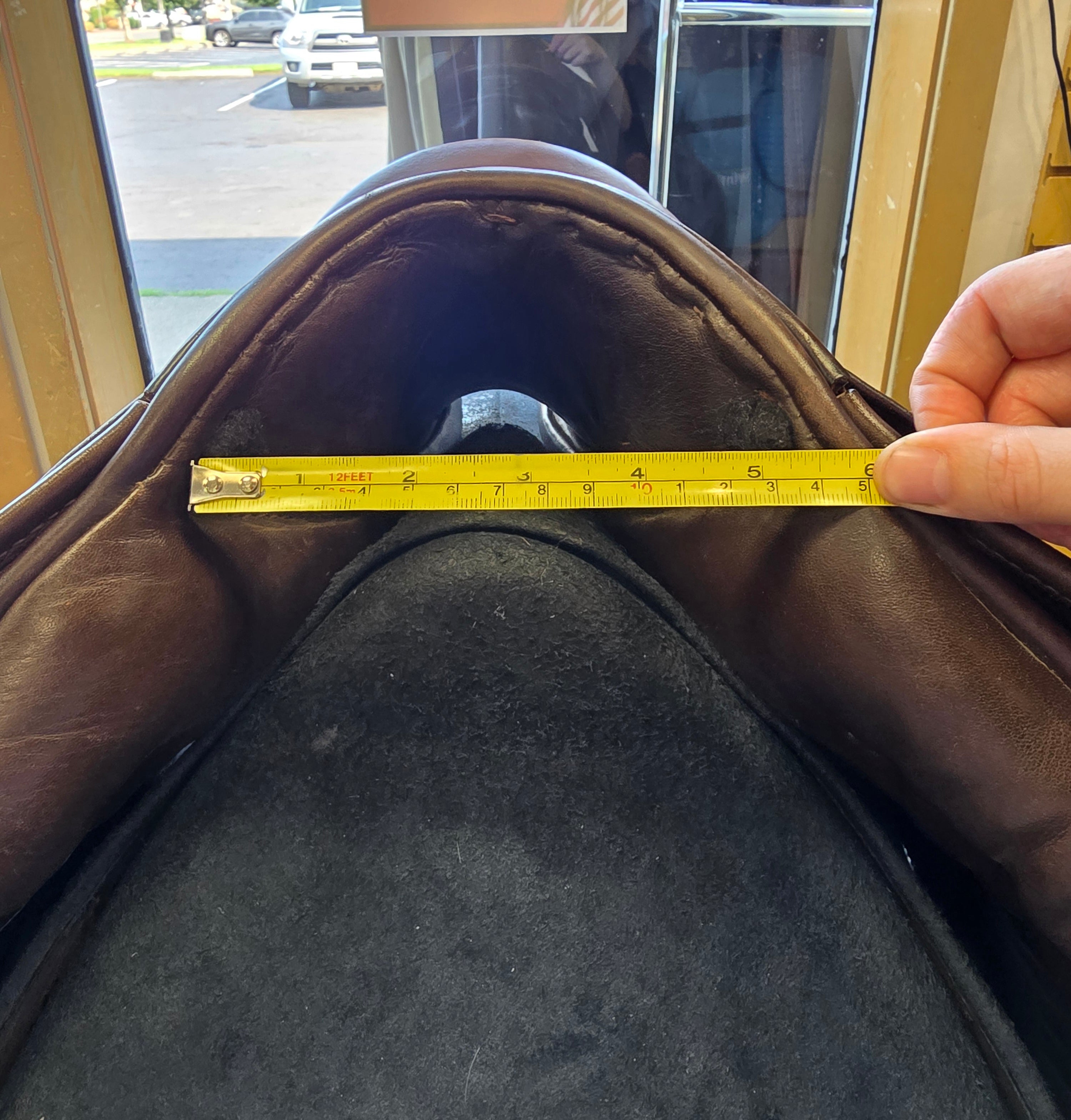 Used Stubben Roxanne Close Contact - 17.5" 31cm