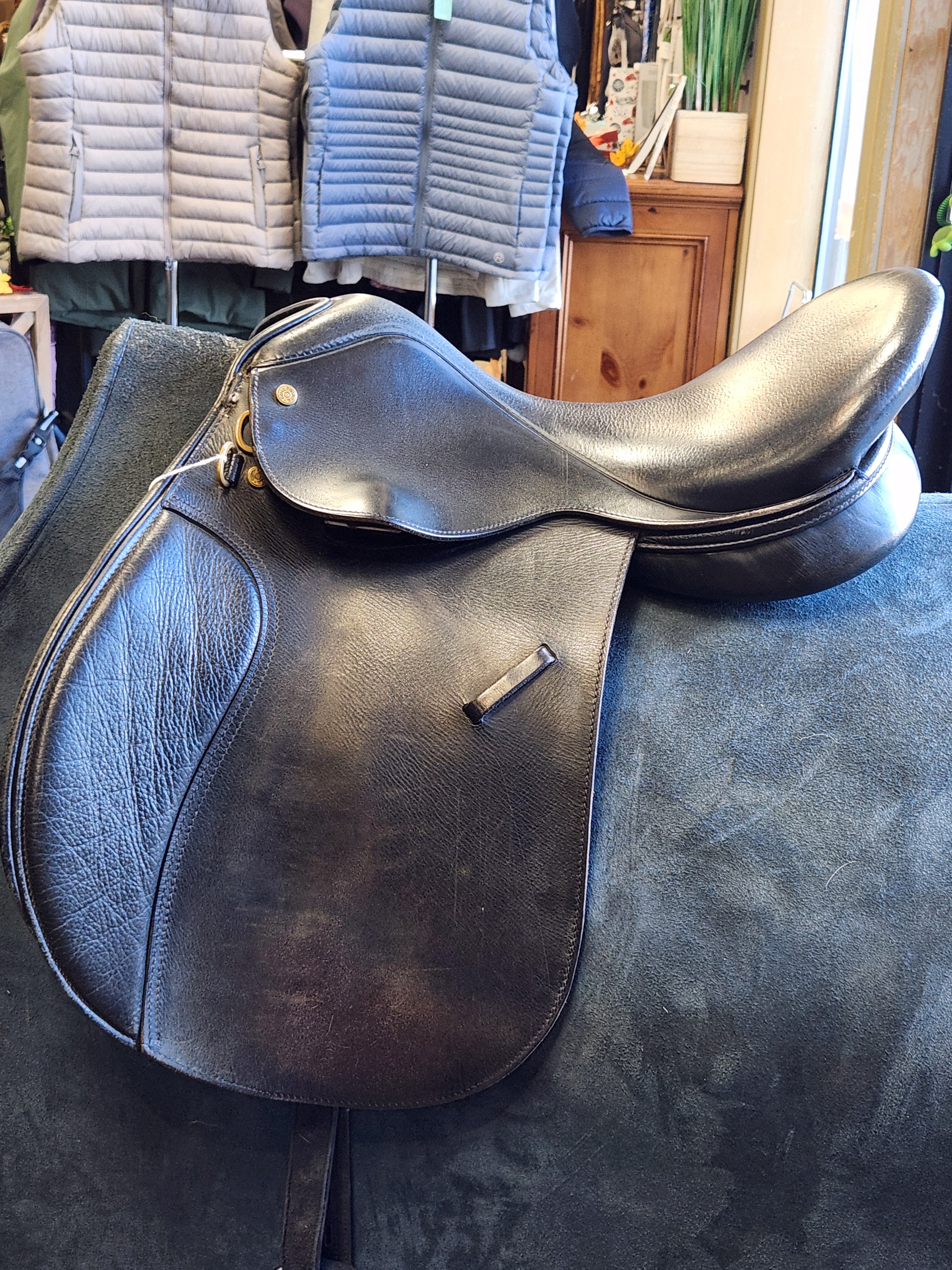 Used Collegiate All Purpose - 16.5" Medium