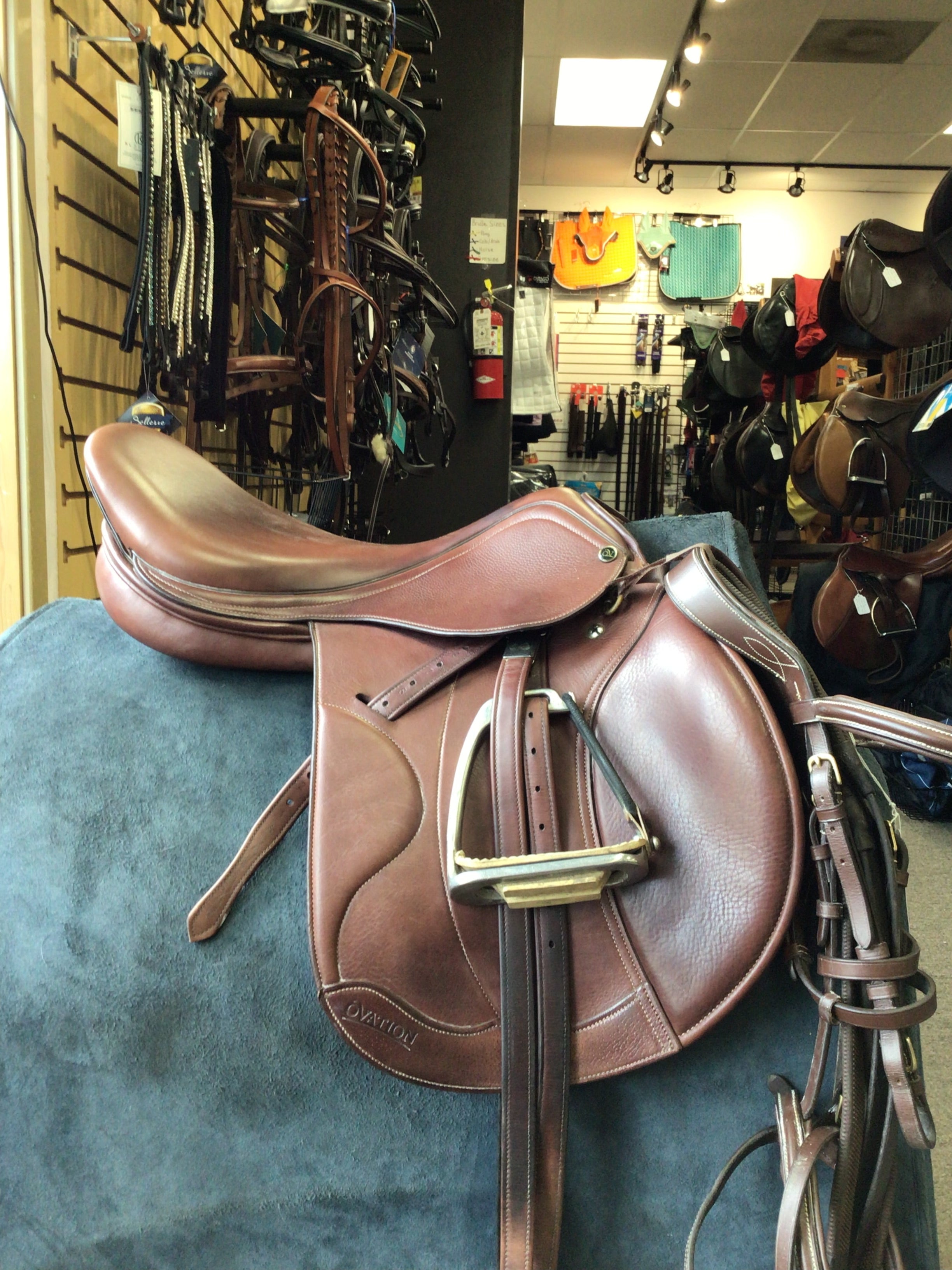 C2687 Used Ovation Palermo Close Contact English Saddle