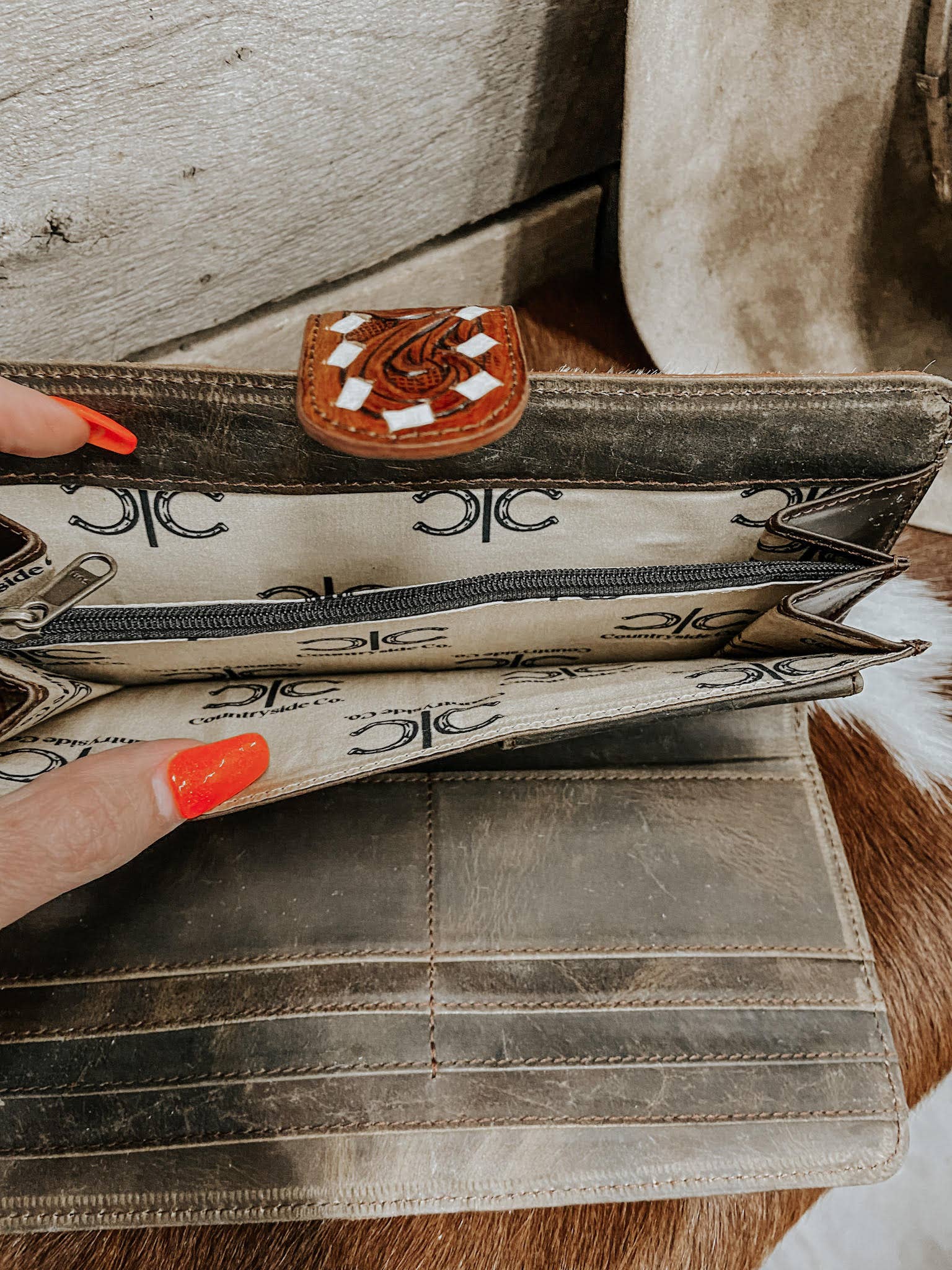 Texas Western Cowhide with Tooled Leather Womens Wallet Clutch