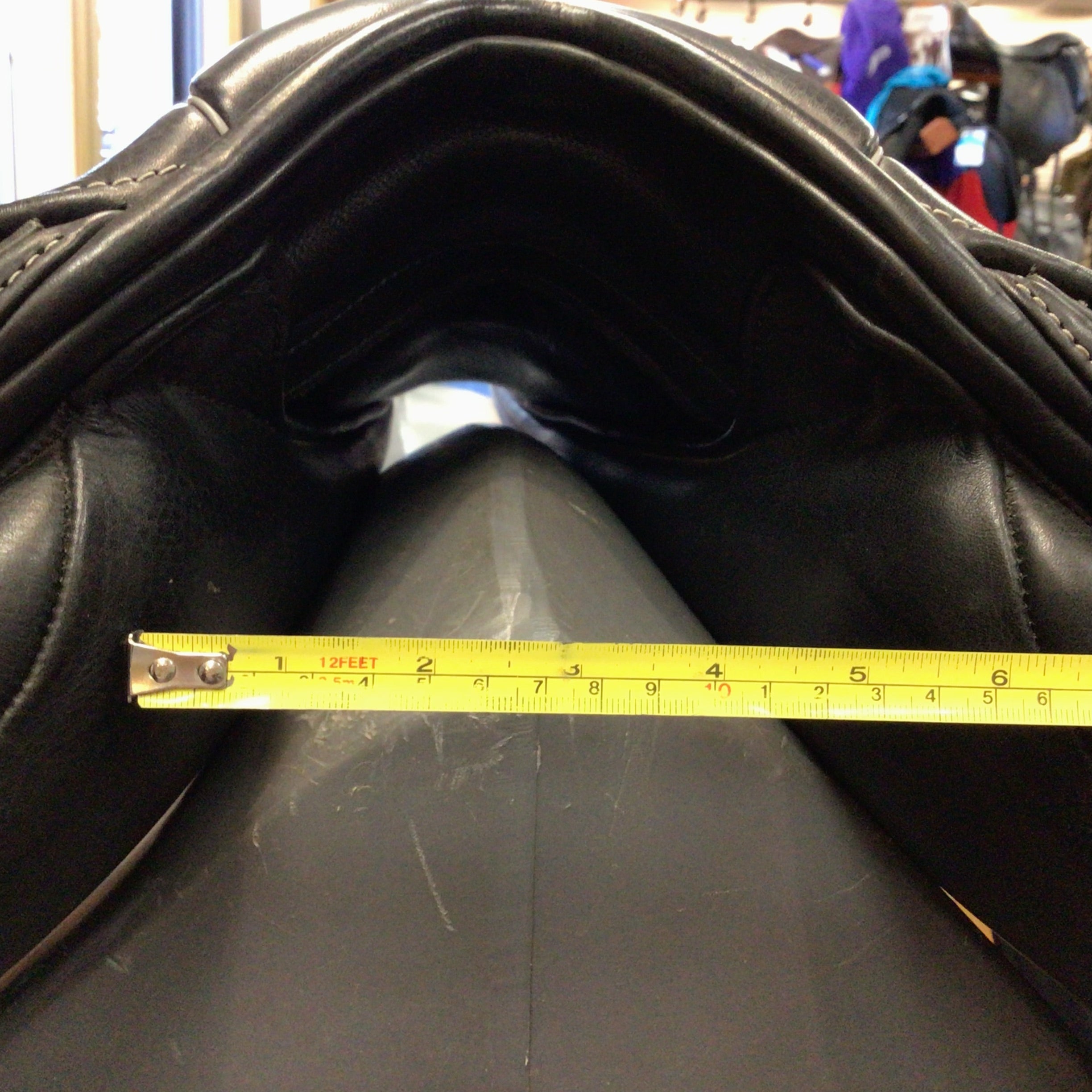 C2699 Like New Fairfax Spencer Dressage Saddle 17.5 Wide