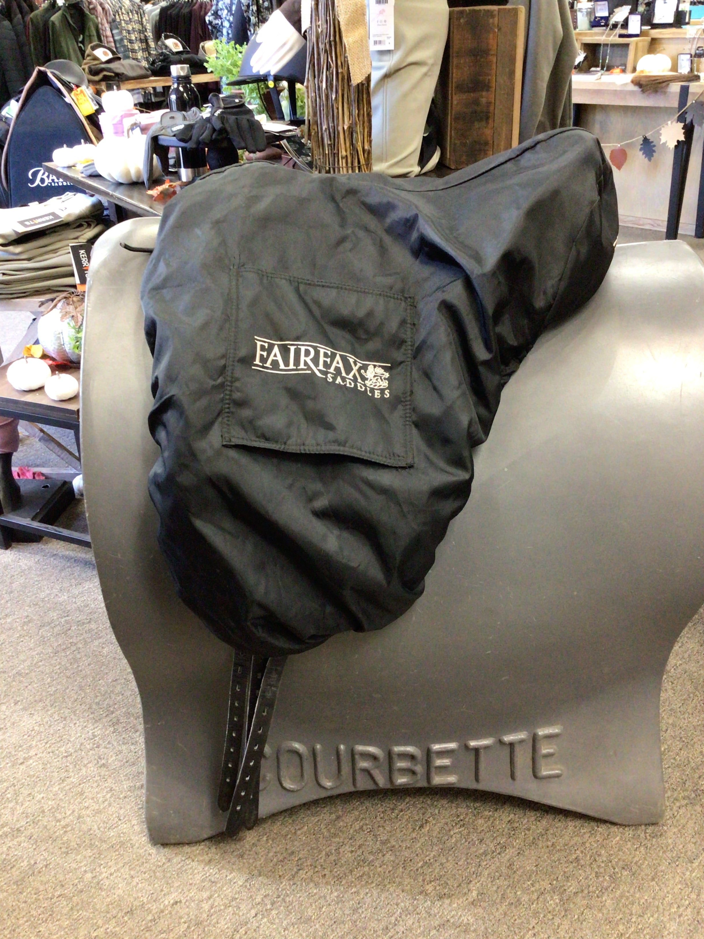 C2699 Like New Fairfax Spencer Dressage Saddle 17.5 Wide