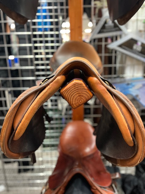 C2692 Used 17" Beval Close Contact Saddle