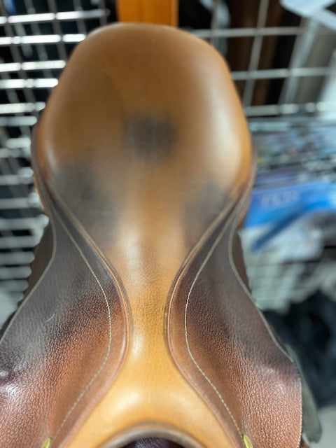 C2692 Used 17" Beval Close Contact Saddle