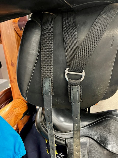 C2694 Used 17.5 Collegiate Dressage Saddle