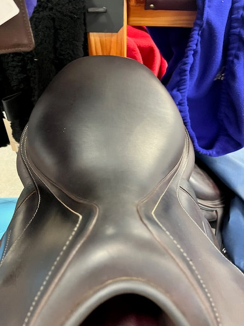 C2689 Used 17" Arion Cross Country Monoflap Saddle