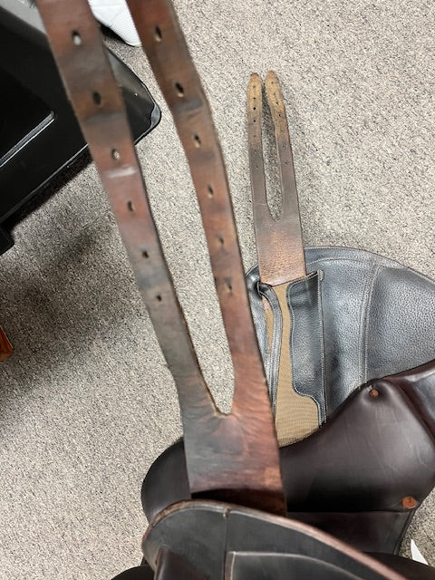 C2689 Used 17" Arion Cross Country Monoflap Saddle