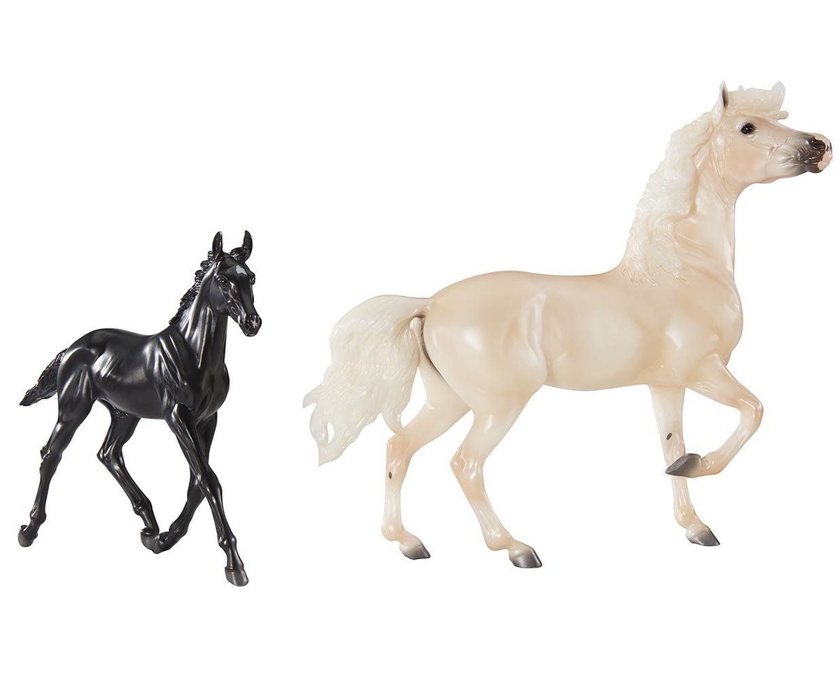 Breyer Encore & Tor Mustang Gift Set 2021