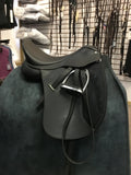 C2781 Used Wintec 500 Dressage 17 1/2"with CAIR